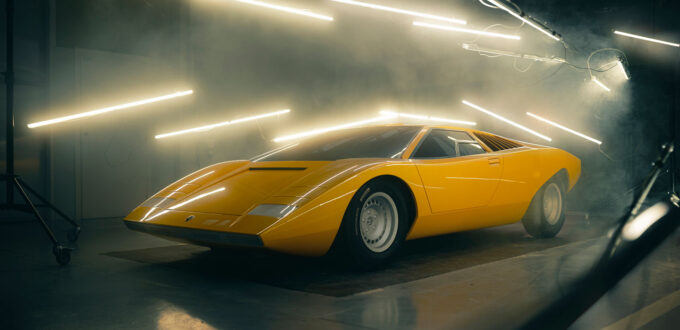 Lamborghini re-creates the first Countach for one lucky buyer